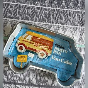 Wilton Vintage Retro 70’s Van Cake Pan